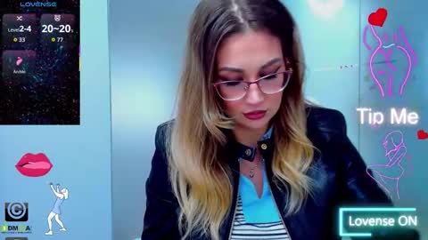 Snapshot of evelyne_rose chatting on 18, 9, 2025 evelyne_rose online show from 18, 9, 2025