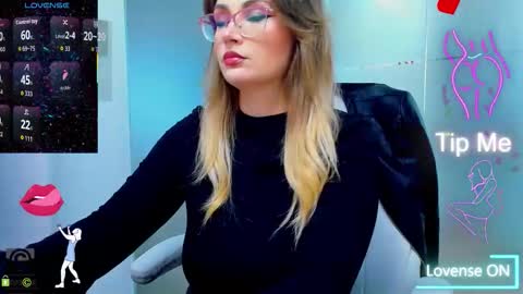 Snapshot of evelyne_rose chatting on 22, 9, 2025 evelyne_rose online show from 22, 9, 2025