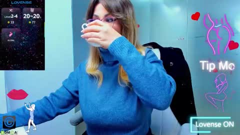 Snapshot of evelyne_rose chatting on 11, 10, 2025 evelyne_rose online show from 11, 10, 2025