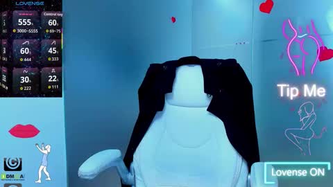 Snapshot of evelyne_rose chatting on 24, 10, 2025 evelyne_rose online show from 24, 10, 2025