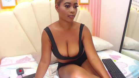 Snapshot of evelynheather_ chatting on 16, 10, 2025 Saray online show from 16, 10, 2025