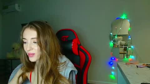 Snapshot of evelynn_mooree chatting on 9, 12, 2024 evelynn_mooree online show from 9, 12, 2024