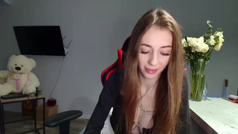 Snapshot of evelynn_mooree chatting on 13, 12, 2024 evelynn_mooree online show from 13, 12, 2024