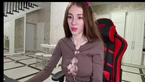 Snapshot of evelynn_mooree chatting on 19, 12, 2024 evelynn_mooree online show from 19, 12, 2024