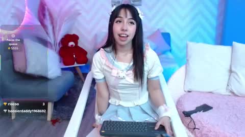 everly_grace online show from 9, 9, 2025