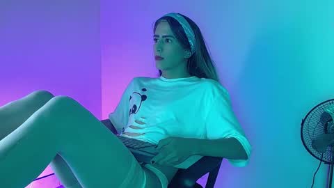 everly_monroe online show from 17, 10, 2025