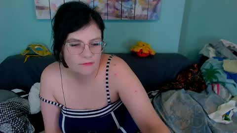 Everly online show from 12, 4, 2026