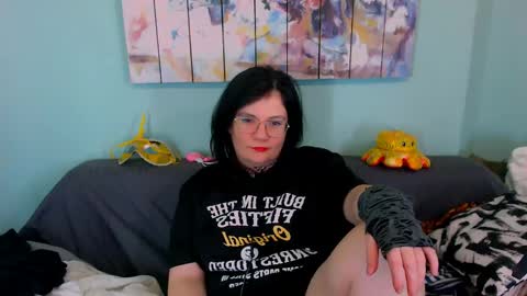 Snapshot of everly_rays chatting on 19, 4, 2026 Everly online show from 19, 4, 2026