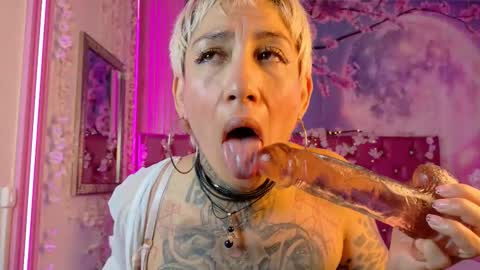 Snapshot of everlyn_sexx chatting on 25, 3, 2026 everlyn_sexx online show from 25, 3, 2026