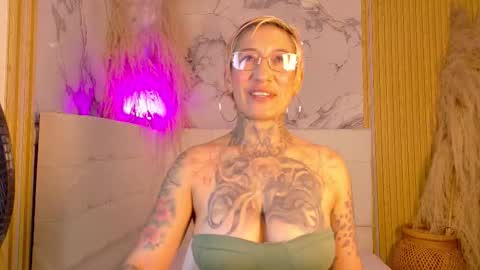 Snapshot of everlyn_sexx chatting on 29, 3, 2026 everlyn_sexx online show from 29, 3, 2026
