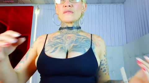 Snapshot of everlyn_sexx chatting on 16, 4, 2026 everlyn_sexx online show from 16, 4, 2026