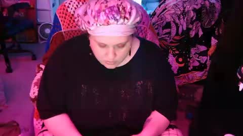 Snapshot of evermoreeve chatting on 12, 7, 2026 evermoreeve online show from 12, 7, 2026