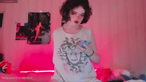 Snapshot of evevalentine_ chatting on 15, 5, 2026 Eva online show from 15, 5, 2026
