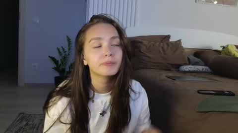 evi_woow online show from 8, 9, 2025