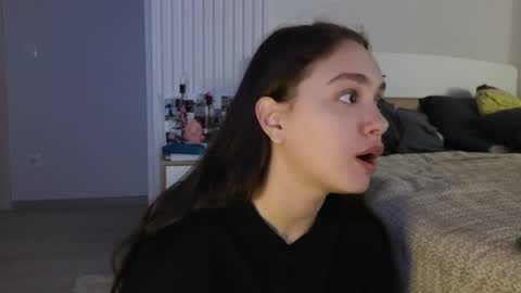 Snapshot of evi_woow chatting on 15, 4, 2026 evi_woow online show from 15, 4, 2026