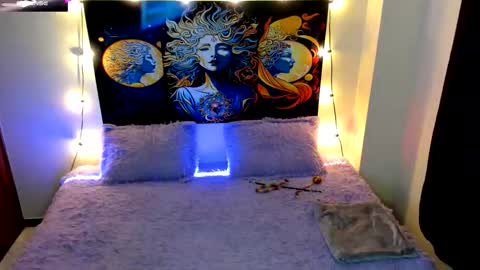 Snapshot of evie99_ chatting on 17, 10, 2025 Evie99  online show from 17, 10, 2025