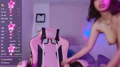 Evie Cloud online show from 15, 12, 2024