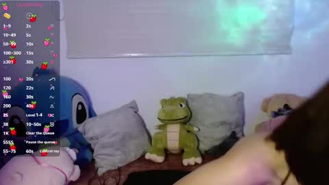 Evie Cloud online show from 3, 2, 2025