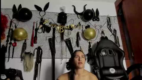 Snapshot of evil_sammy chatting on 15, 4, 2026 Mistress Sammy online show from 15, 4, 2026