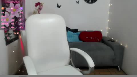 Snapshot of evil_stepmothers chatting on 17, 12, 2024 Pamela  online show from 17, 12, 2024