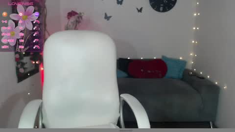 Snapshot of evil_stepmothers chatting on 4, 1, 2025 Pamela  online show from 4, 1, 2025