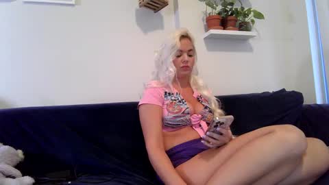 Badblondebunny online show from 28, 9, 2025