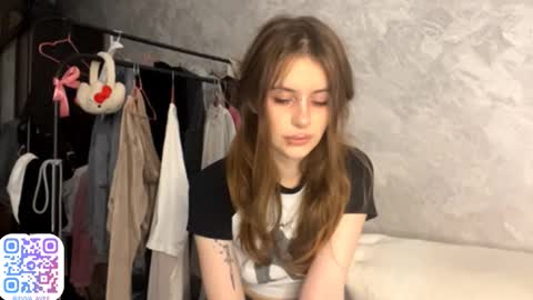 Snapshot of evva_avve_ chatting on 7, 11, 2025 evva_avve_ online show from 7, 11, 2025