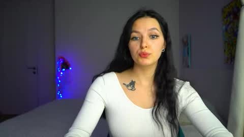 ewelynscott online show from 15, 12, 2025