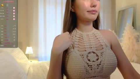 Snapshot of exclusive_model_ chatting on 27, 4, 2026 Angel online show from 27, 4, 2026