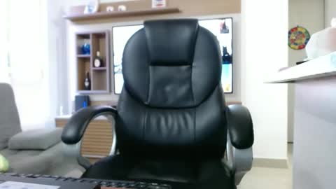 Snapshot of exotic_dude chatting on 2, 12, 2024 camilo online show from 2, 12, 2024