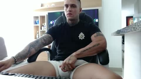 Snapshot of exotic_dude chatting on 6, 2, 2025 camilo online show from 6, 2, 2025