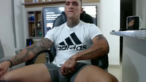 Snapshot of exotic_dude chatting on 5, 3, 2025 camilo online show from 5, 3, 2025