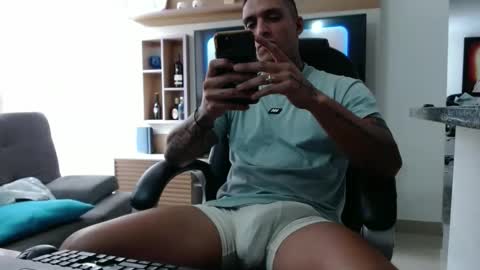 Snapshot of exotic_dude chatting on 30, 9, 2025 camilo online show from 30, 9, 2025