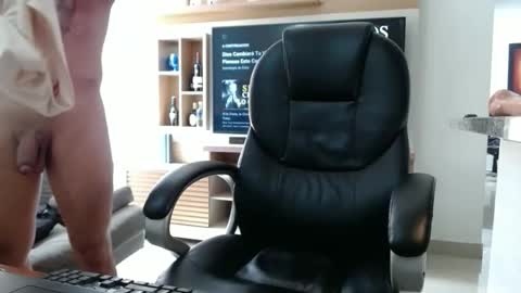 Snapshot of exotic_dude chatting on 6, 11, 2025 camilo online show from 6, 11, 2025