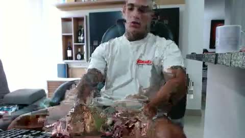 Snapshot of exotic_dude chatting on 15, 4, 2026 camilo online show from 15, 4, 2026