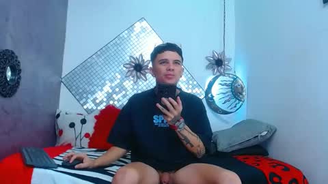 Snapshot of exotichot_couple chatting on 8, 3, 2025 exotichot_couple online show from 8, 3, 2025