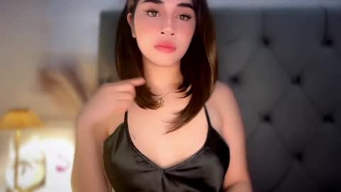 Snapshot of expensivets_chloe chatting on 29, 4, 2026 chloee online show from 29, 4, 2026