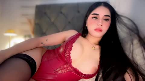 Snapshot of expensivets_chloe chatting on 9, 5, 2026 chloee online show from 9, 5, 2026
