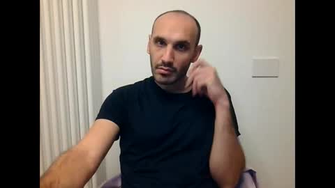 Snapshot of extr0 chatting on 11, 11, 2025 Extro online show from 11, 11, 2025