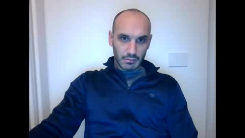 Snapshot of extr0 chatting on 18, 11, 2025 Extro online show from 18, 11, 2025