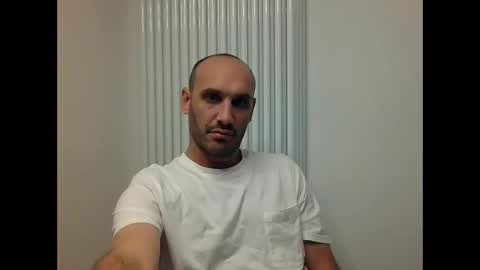 Snapshot of extr0 chatting on 26, 4, 2026 Extro online show from 26, 4, 2026