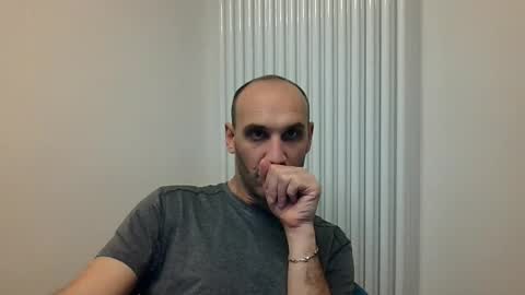 Snapshot of extr0 chatting on 30, 4, 2026 Extro online show from 30, 4, 2026