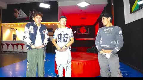 extrangers online show from 7, 11, 2025