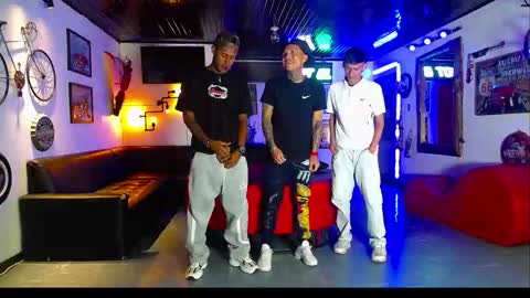 extrangers online show from 28, 2, 2026