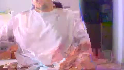 Snapshot of extrex2 chatting on 28, 4, 2026 derssing online show from 28, 4, 2026
