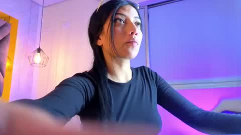 Snapshot of ey_im_simone_ chatting on 17, 6, 2026 online show from 17, 6, 2026