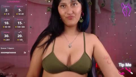 Snapshot of eyesmoon7710 chatting on 1, 5, 2026 eyes moon online show from 1, 5, 2026