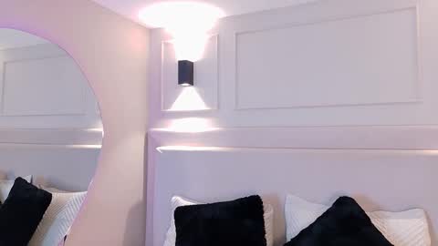 eymicooper online show from 8, 11, 2025