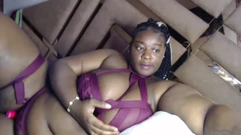 Snapshot of eyshaexotii chatting on 10, 9, 2025 eyshaexotii online show from 10, 9, 2025