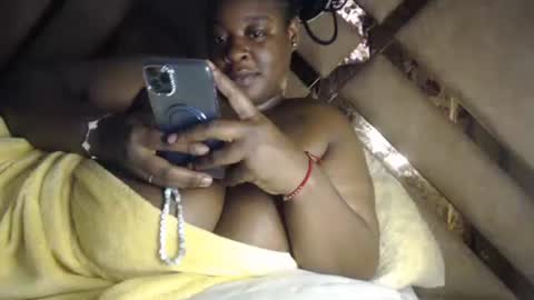 Snapshot of eyshaexotii chatting on 15, 9, 2025 eyshaexotii online show from 15, 9, 2025